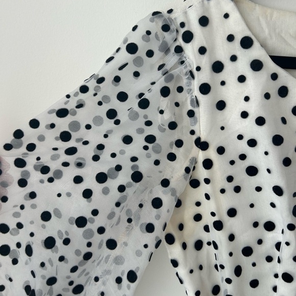 Black and White Sundress with Bishop Sleeves and Square Neck - Picture 4 of 14